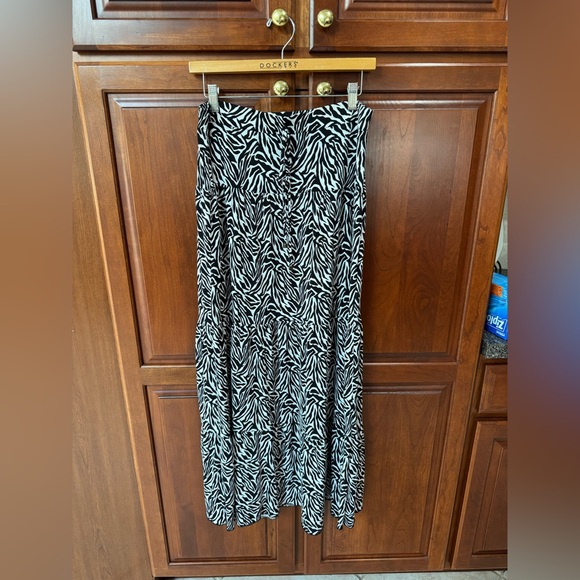 🖤Style & Co. White and Black Tiered Maxi Skirt, Medium🖤 - Picture 1 of 6